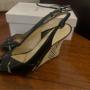 Nine West Black and White Wedge Sandals sz 9.5